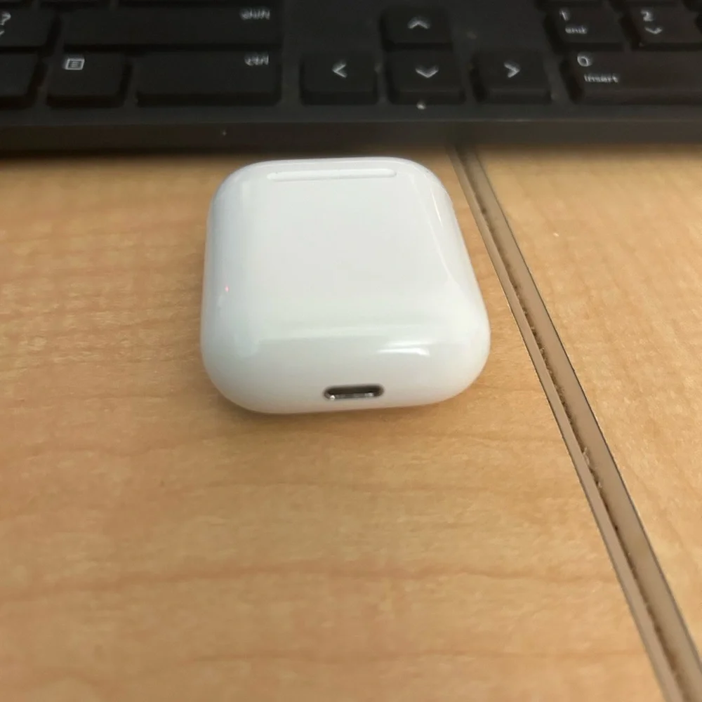 Apple Airpods Wireless Earbuds Charging Case Second Generation